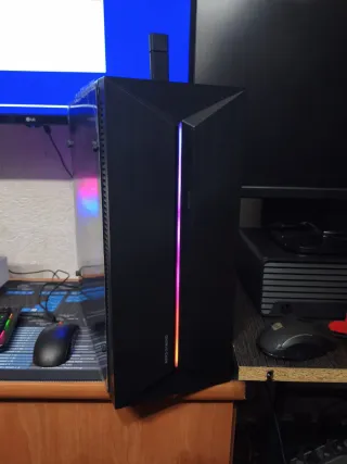 Ordenador de torre para juegos