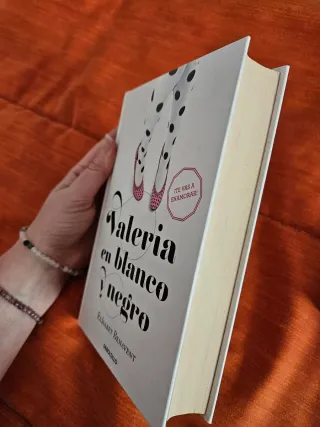 Valeria en blanco y negro