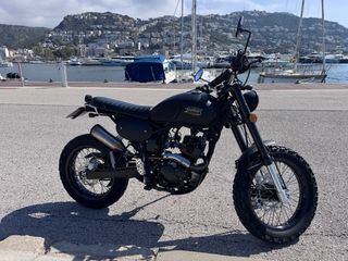 Moto Leonart Tracker 125cc Negra