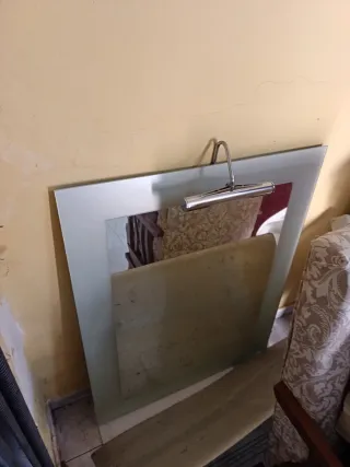 Mueble rústico con cristal y lavabo cristal