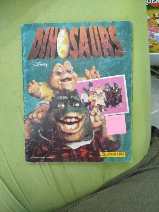 Álbum Panini Disney Dinosaurios completo