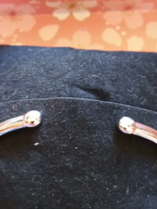 Bonita esclava en plata 925 , modelo manos