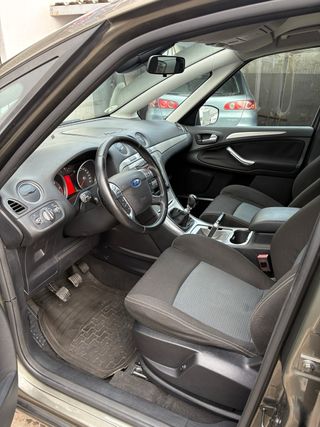 Ford S-MAX 2011