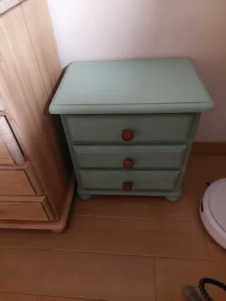 Mesilla de madera mazida restaurada