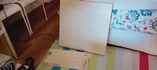 3 mesas de Ikea. 2 cuadradas y 1 rectangular.