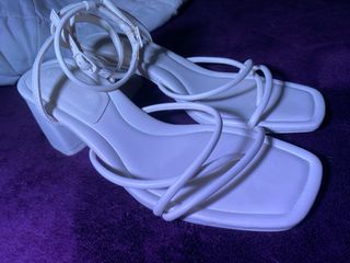 Sandalias de tacón blanco