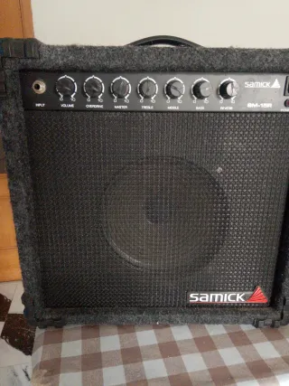 Reproductor de guitarra samick.10