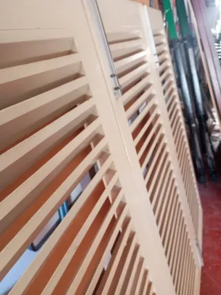 Persiana de 3 hojas para ventana