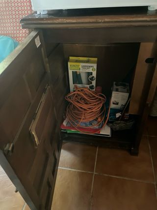 Mueble maquina de coser antigua en muy buen estado