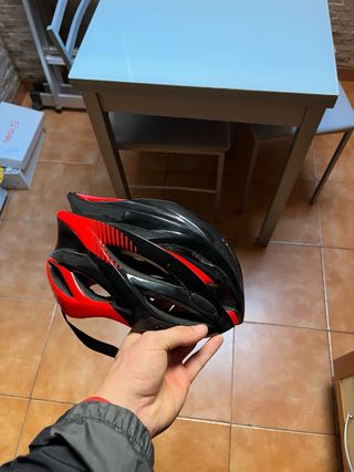 Casco de bicicleta.
