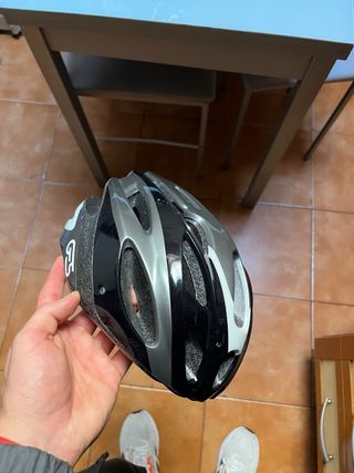 Casco de bicicleta.