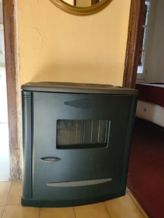 Estufa de gasoil negra