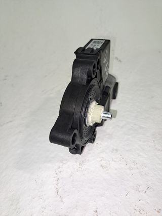 MOTOR ELEVALUNAS DELANTERO IZQUIERDO KIA CEED 678272