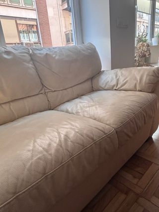 Sofá de 3 plazas de cuero beige