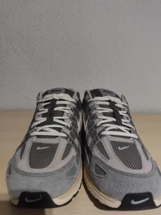 Nike P6000 Talla 47.5 Gris Plata