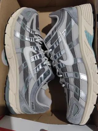 Nike P6000 Talla 47.5 Gris Plata