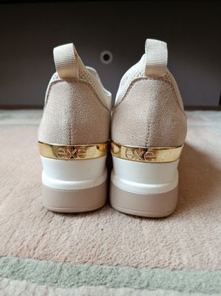 Zapatos EXÉ mujer beige y dorado – muy buen estado