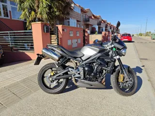 Triumph Street Triple R 675