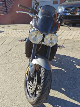Triumph Street Triple R 675