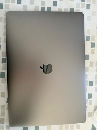 MacBook Pro 15” 2017 Touch Bar core i7 Gris 16GB