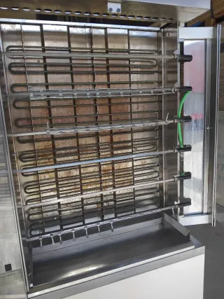 Máquina de pollos a l'ast