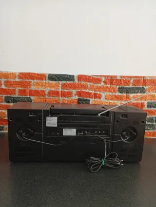 LARSEN radio FM AM. TV. Due postazione cassette