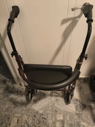 Andador Plegable Ligero con Asiento