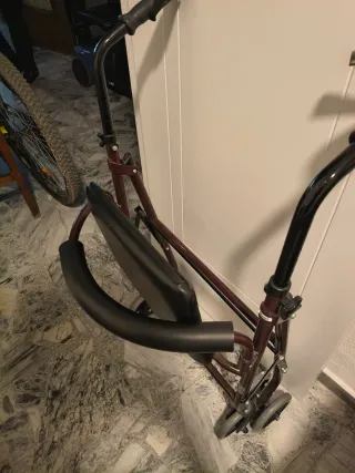 Andador Plegable Ligero con Asiento