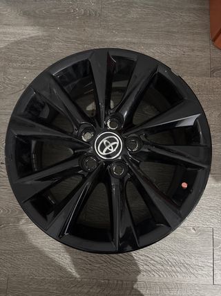 4 Llantas de Toyota corolla hybrid 2023