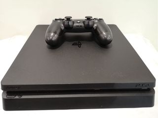 Consola PS4 Sony Negra + Mando