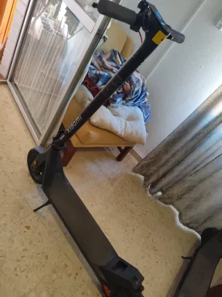 Patín Xiaomi. Poco uso x q tengo mi carné de coche