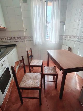 Mesa de cocina extensible + sillas, Barakaldo
