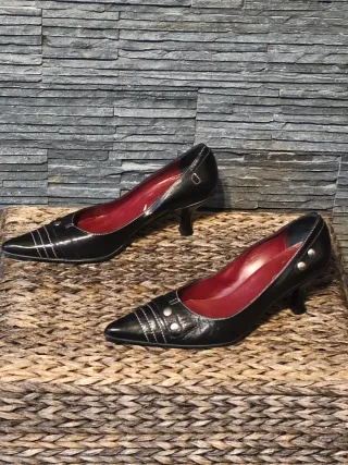 Zapatos de tacón negros para mujer