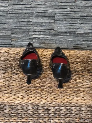 Zapatos de tacón negros para mujer