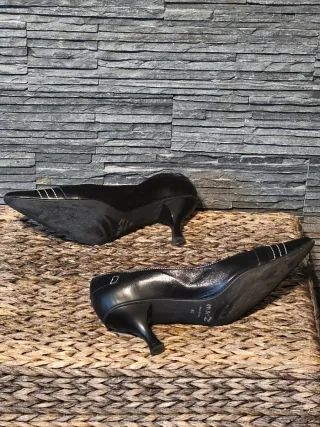 Zapatos de tacón negros para mujer