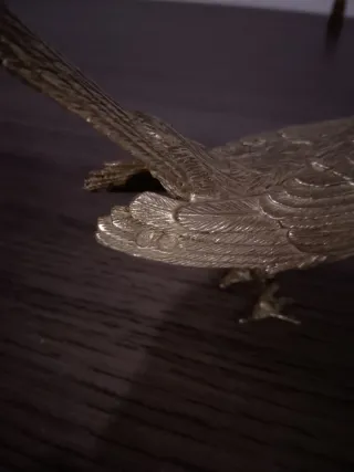 Pájaro Plata y ojos de rubí