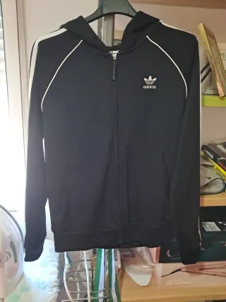 Chaqueta Adidas Negra con Capucha
