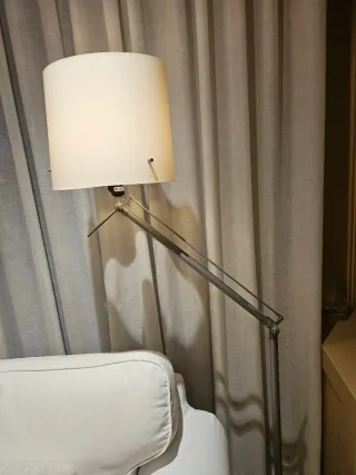 Lámpara pie Ikea