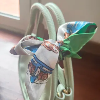 Borsetta donna verde con foulard