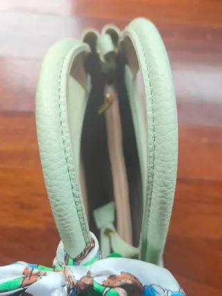 Borsetta donna verde con foulard