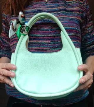 Borsetta donna verde con foulard