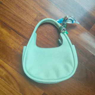 Borsetta donna verde con foulard