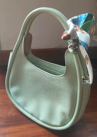 Borsetta donna verde con foulard