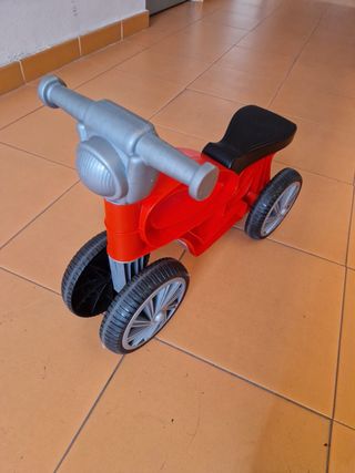 Moto correpasillos roja para bebés