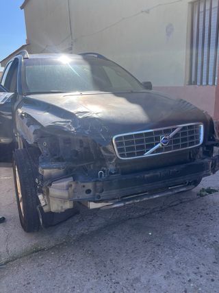 Volvo XC90 para piezas - Motor nuevo Año 2005