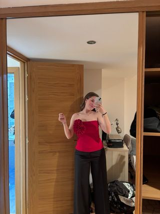 Top floral rojo y negro