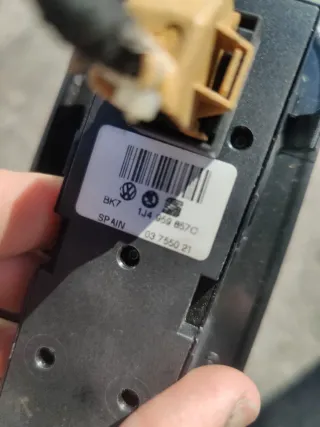 Botonera Elevalunas VAG Audi Skoda Seat 1J4959857C