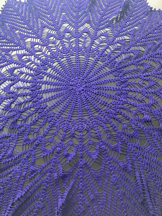 Tapete de ganchillo mantel crochet morado redondo