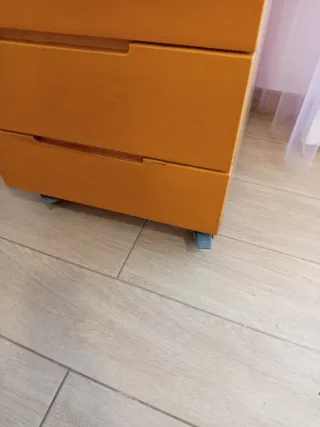 Cajonera de oficina con ruedas