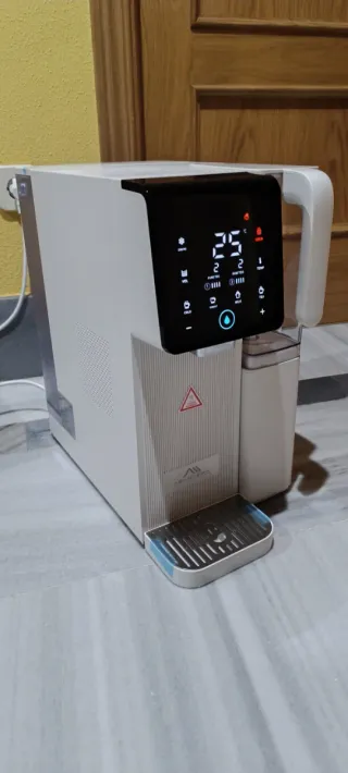 Filtro de agua con pantalla digital